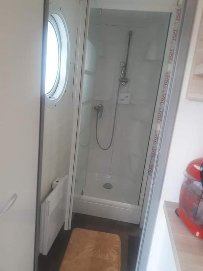 Anne Marie Vous Accueilles Dans Son Logement Familiale Pour 6 Personnes 3 Chambres Confortable Proche D Europa Park A Boofzheim Dans Camping 3 Etoiles מראה חיצוני תמונה