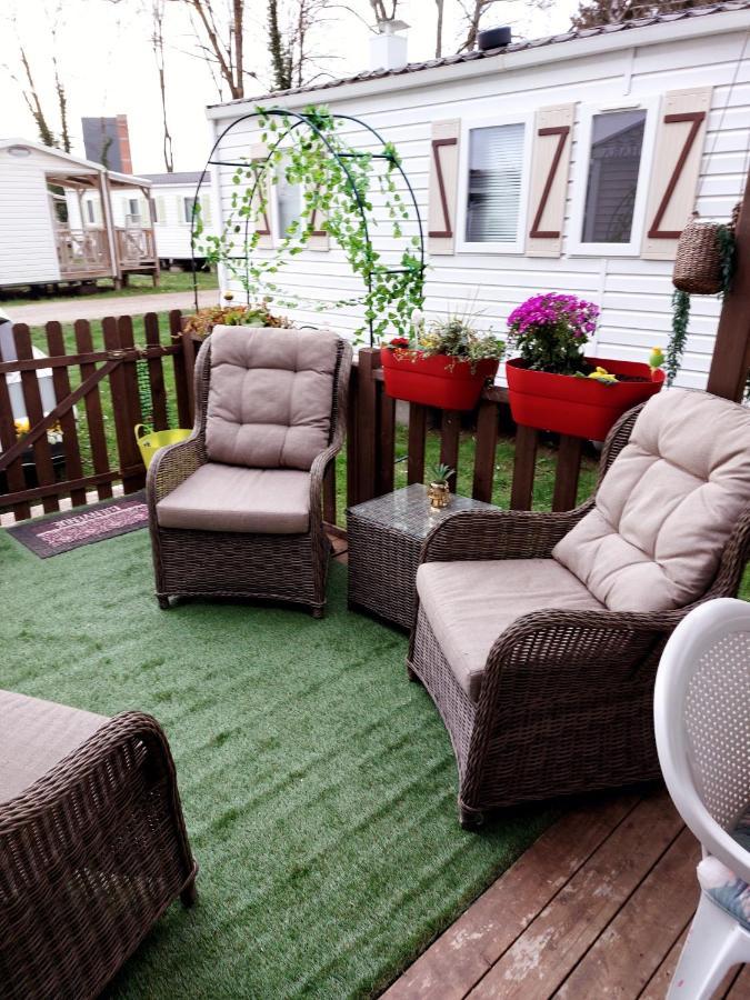 Anne Marie Vous Accueilles Dans Son Logement Familiale Pour 6 Personnes 3 Chambres Confortable Proche D Europa Park A Boofzheim Dans Camping 3 Etoiles מראה חיצוני תמונה